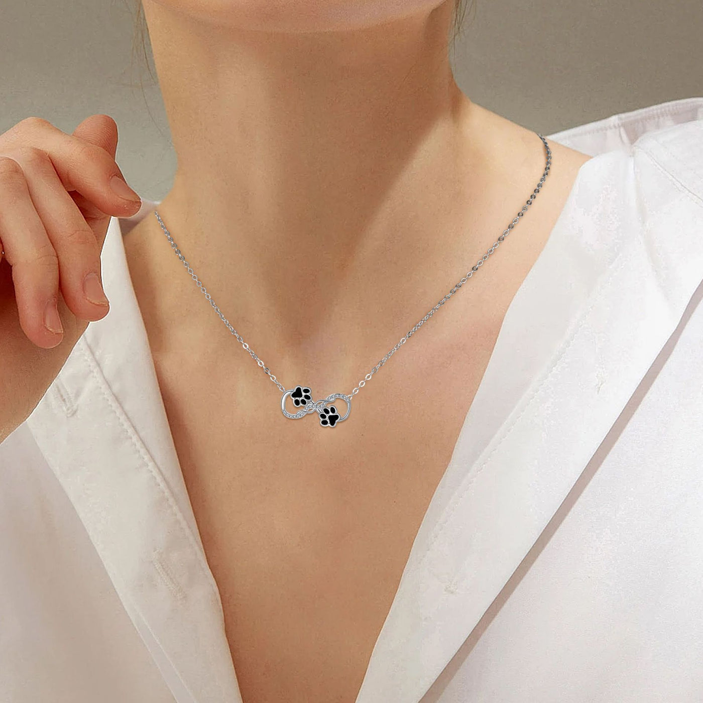 Unendliche Liebe - Hundepfoten Kette mit Zirkonia