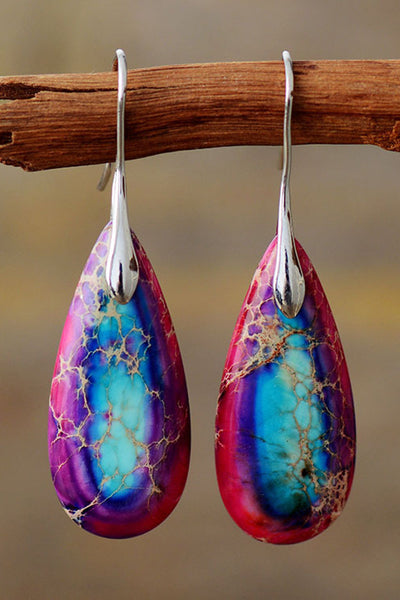 Handgefertigte Ohrringe aus Naturstein in eleganter Tropfenform