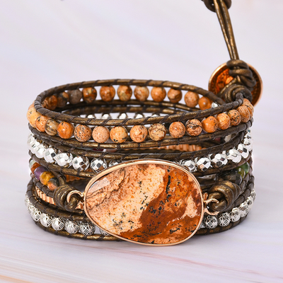 Mehrlagiges Armband aus Natursteinen