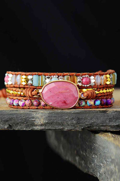 Handgefertigtes Armband mit Naturstein-Perlen