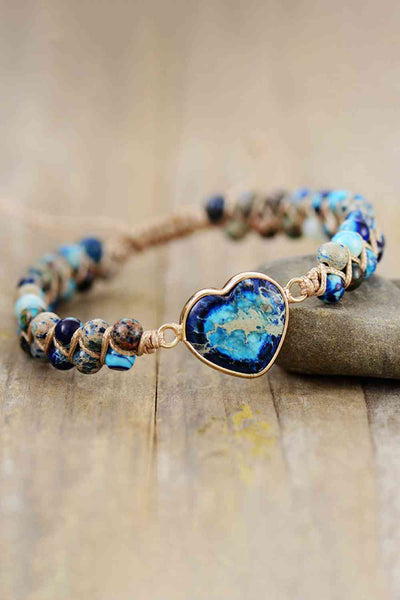Handgefertigtes Armband mit Naturstein in Herzform