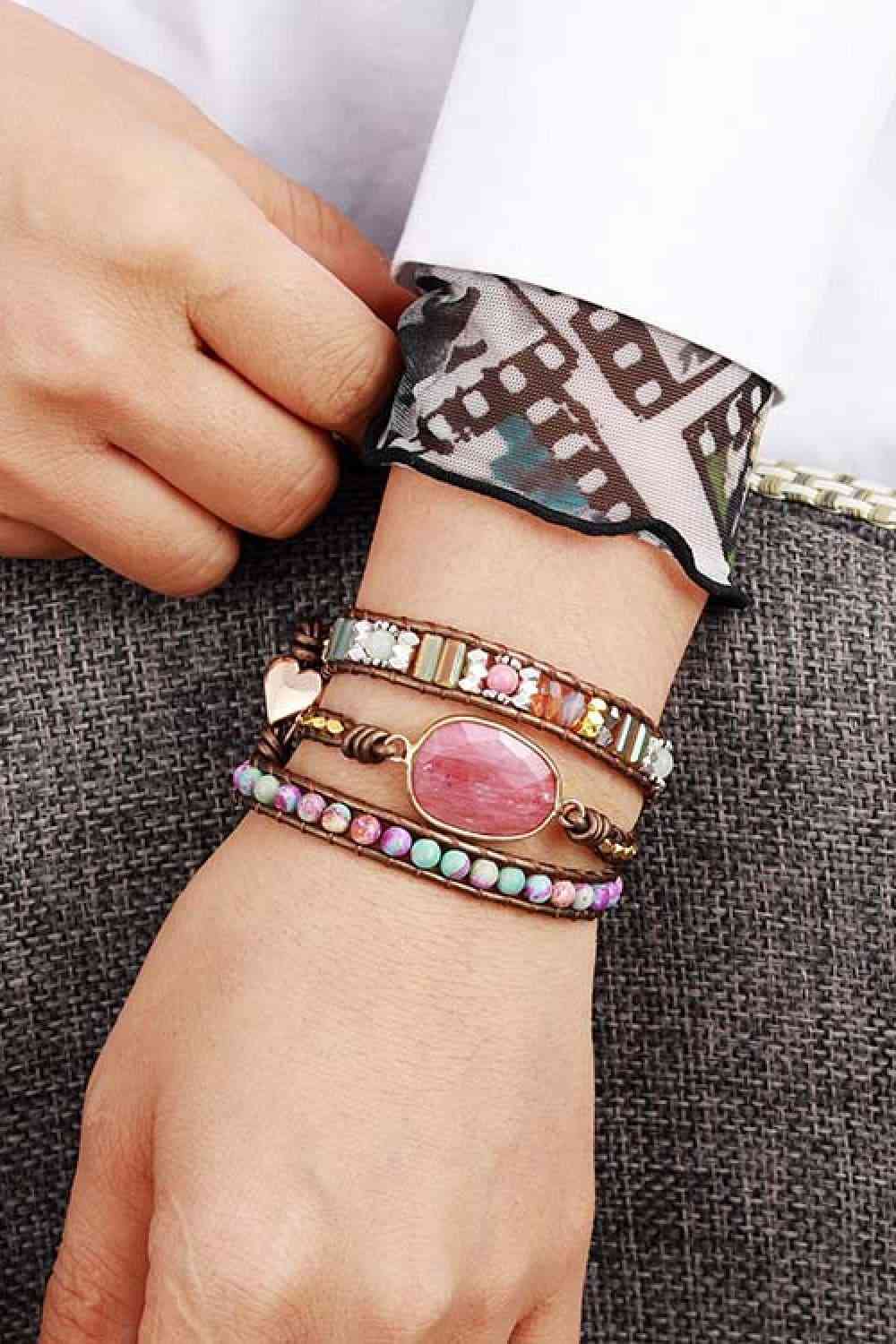 Handgefertigtes Armband mit Naturstein-Perlen