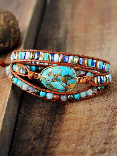 Dreilagiges Armband aus Natursteinen