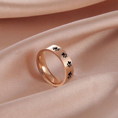 Pfotenring aus Edelstahl – Symbolischer Schmuck für Tierfreunde