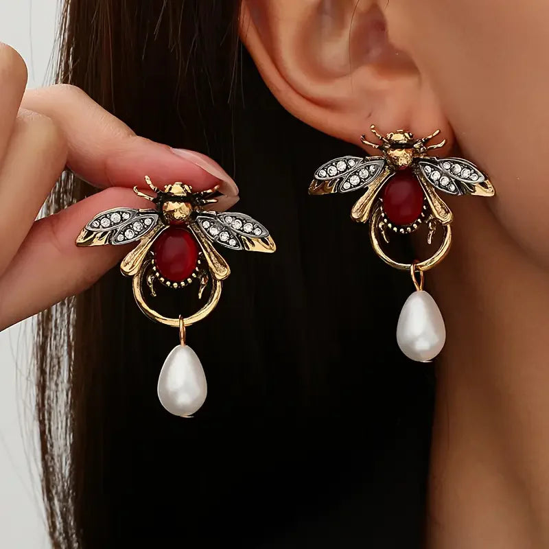 2pcs Retro Elegant Hypoallergenic Bee Pendant Earrings Accessories Suitable for Daily Wear or Parties,as Valentine's Day gift