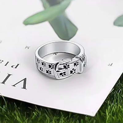 Verspielter und stilvoller Ring im Hunde-Halsband-Design