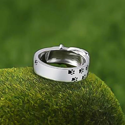 Verspielter und stilvoller Ring im Hunde-Halsband-Design
