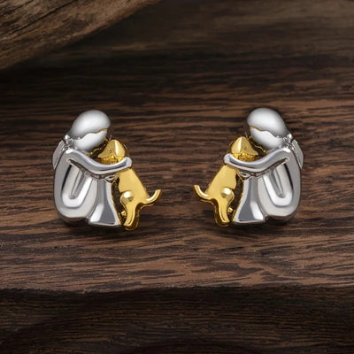 Süße Zweifarbige Umarmungs Ohrstecker in Silber & Gold