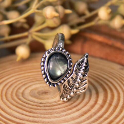 Bypass-Ring mit Mondstein und Blatt-Design