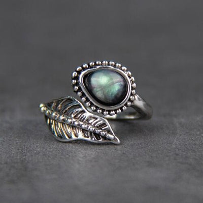 Bypass-Ring mit Mondstein und Blatt-Design