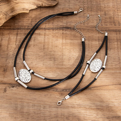 2-teiliges Handgemachtes Schmuckset mit geschnitztem Oval-Anhänger | Halskette & Armband